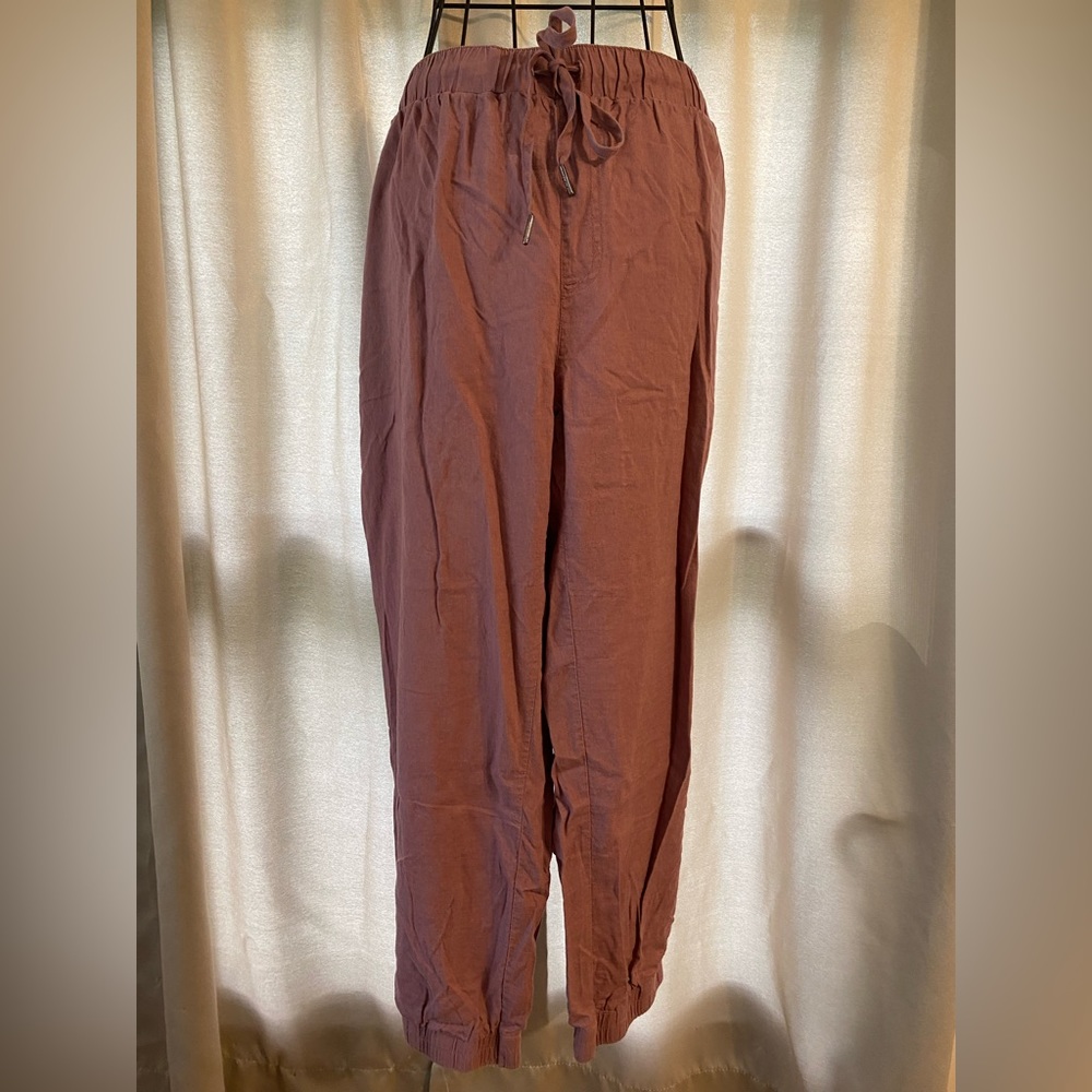 Needle and Cloth Women’s size L mauve colored lightweight joggers